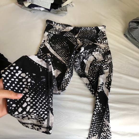 lululemon athletica Pants - Lulu Lemon Leggings lululemon athletica Pants - Lulu Lemon Leggings